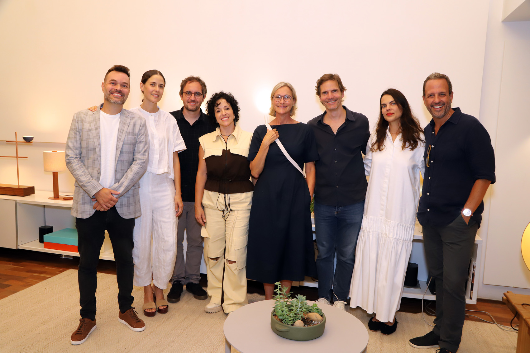 IGOR MACEDO, SOL CAMACHO, CARLOS MAIA, DEBORA MENDES, CLARISSA SCHNEIRDER, RICARDO GUTFREUND, MARIANA SCHMIDT, FERNANDO PRADO